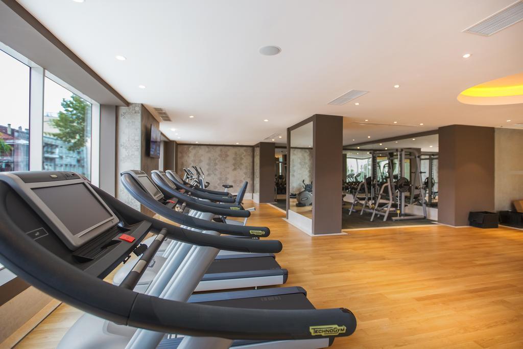 The Biltmore Tbilisi Hotel Exteriér fotografie The gym at the hotel