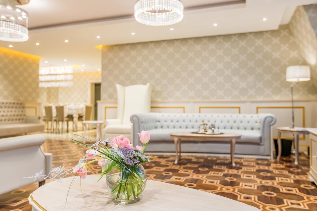 The Biltmore Tbilisi Hotel Exteriér fotografie Lobby