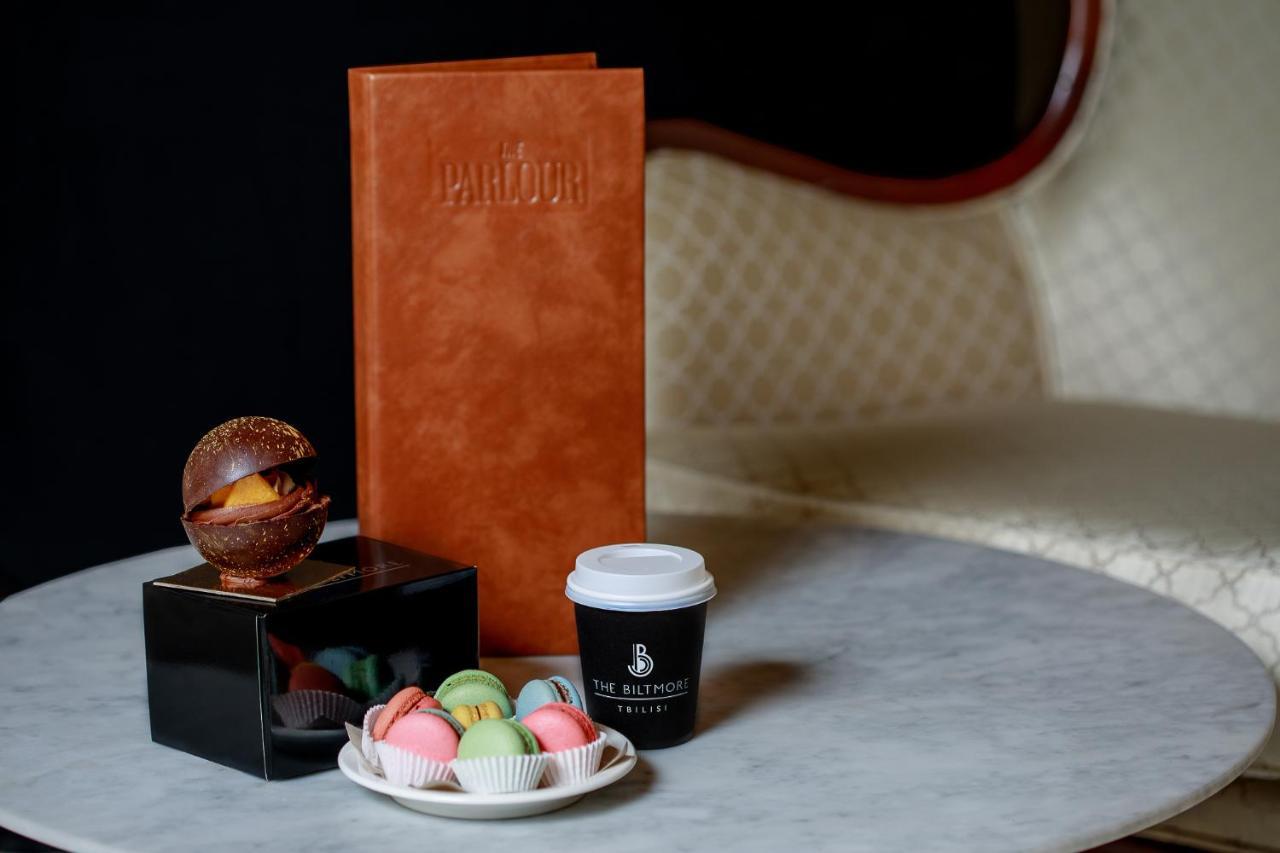 The Biltmore Tbilisi Hotel Exteriér fotografie Menu and coffee at the Paris Opera
